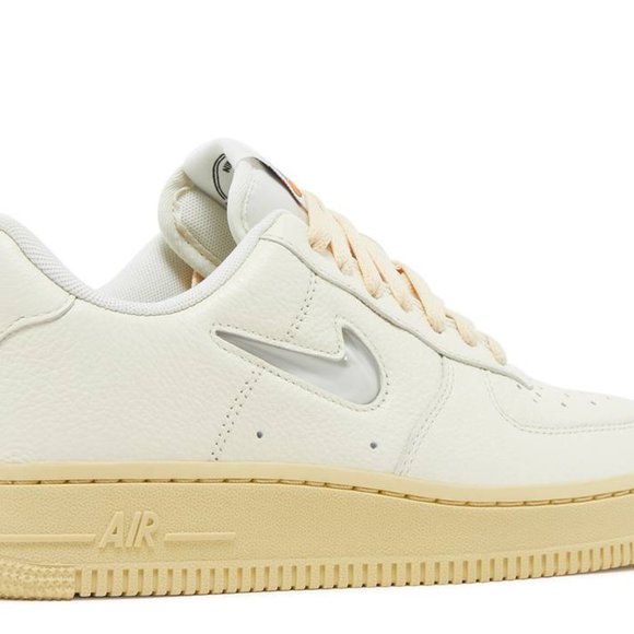 ๐ Nike Air Force 1 07 LX - Coconut ๐ฅฅ Lemon ๐ Vanilla ๐ฆ Bone ๐ฆด Size W10.5 ๐ - Picture 8 of 10